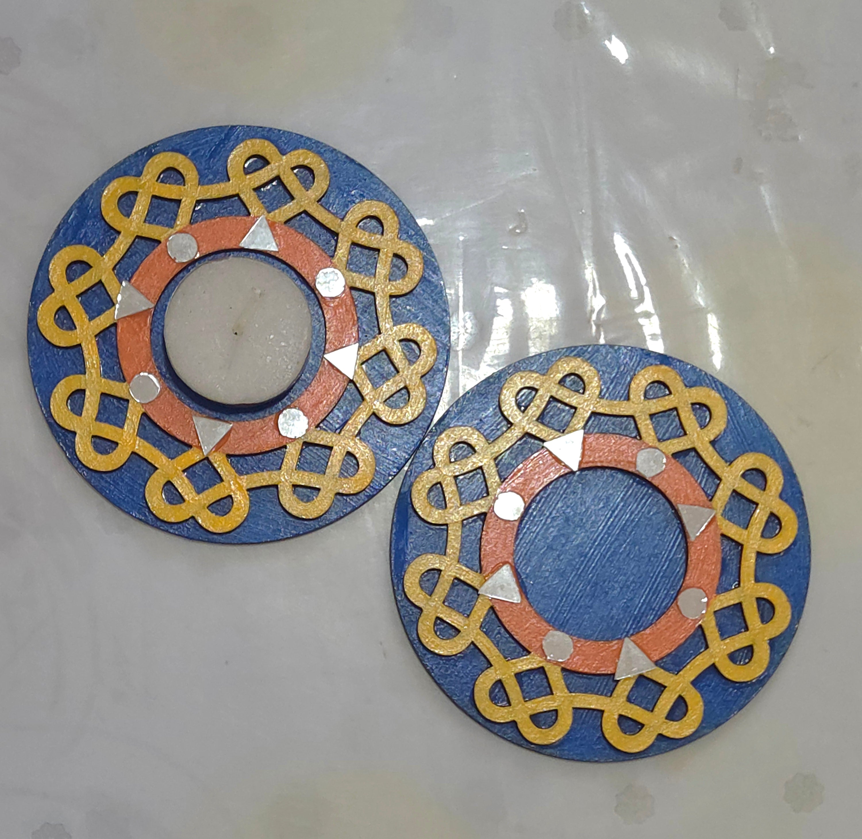 Designer cutwork round tealight holder