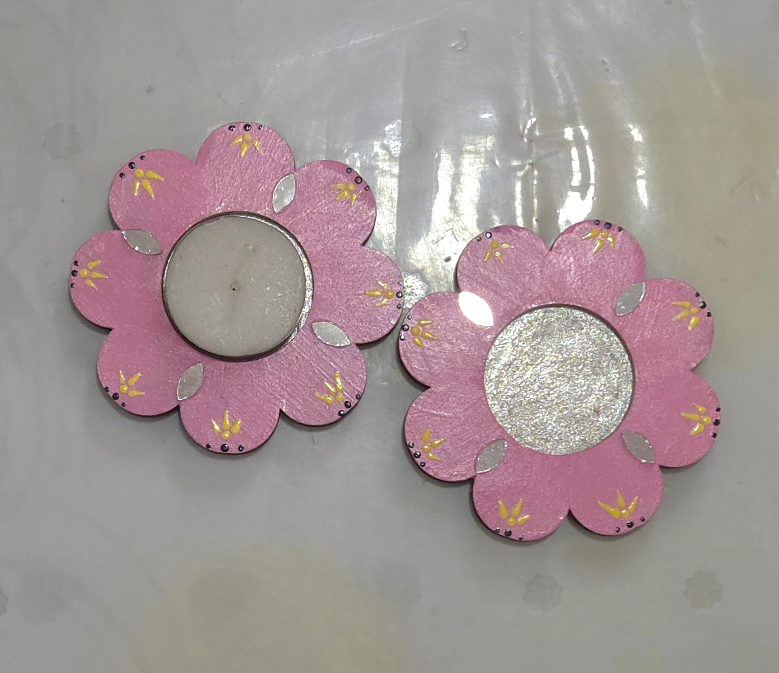 Flower tealight holder (Design 2)