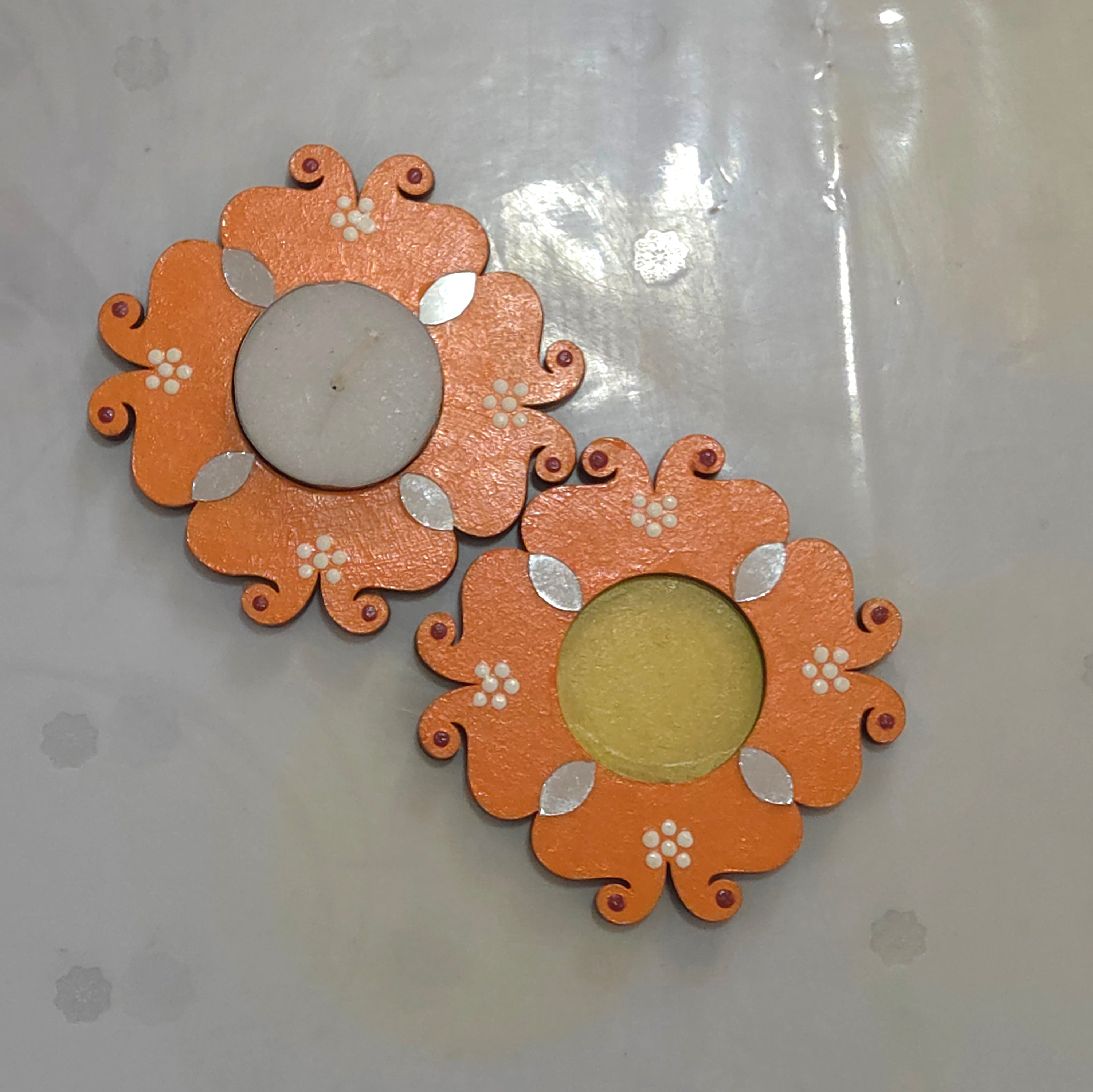 Designer mirror tealight holder