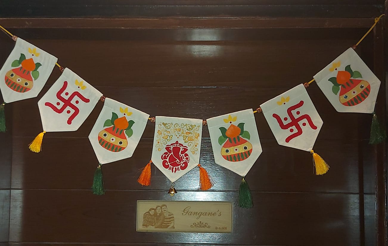 Handpainted Kalash Toran (7 petals)